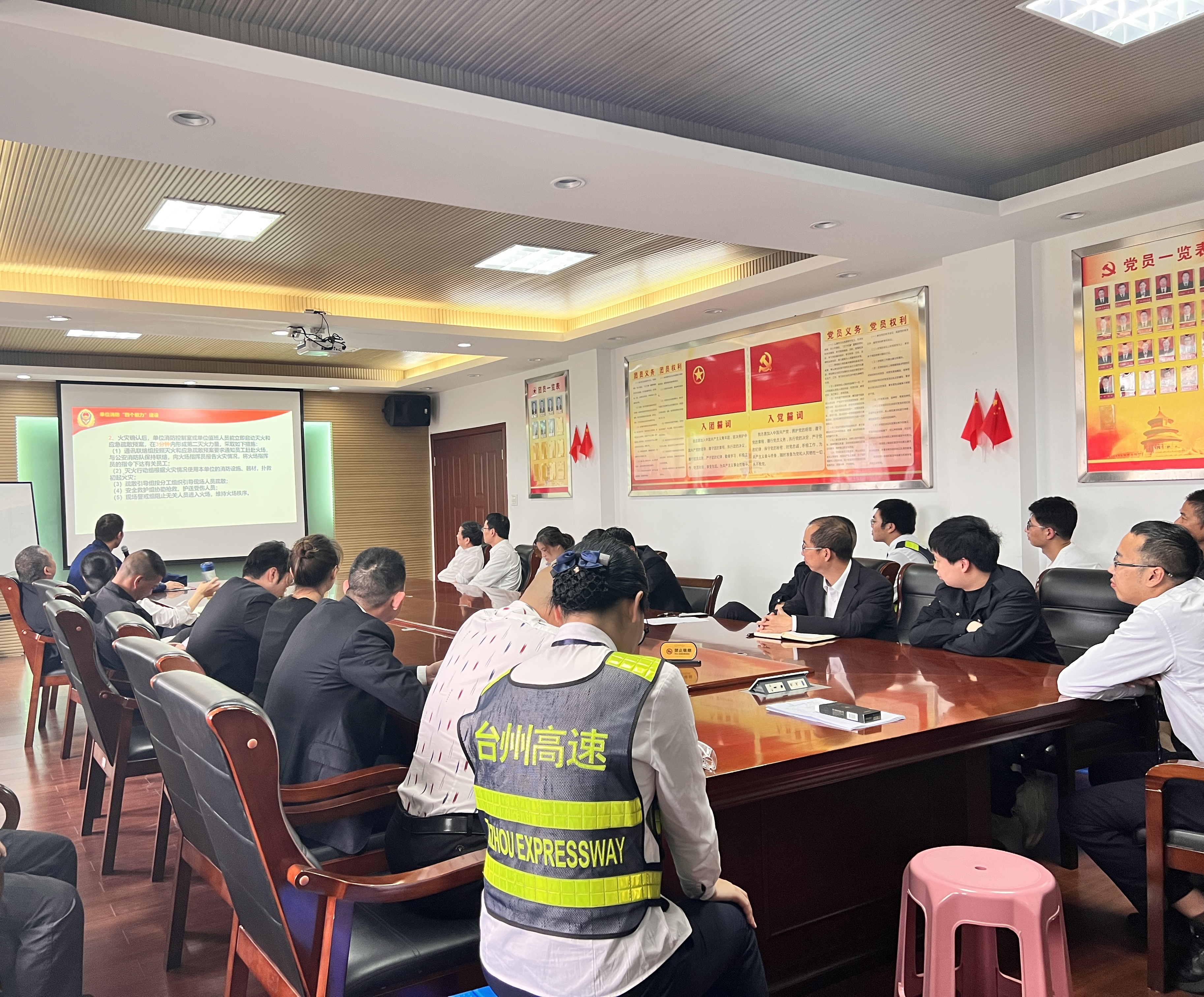 1668414890373460.jpg 20221109 圖為消防知識(shí)講座現(xiàn)場 袁莉攝.jpg